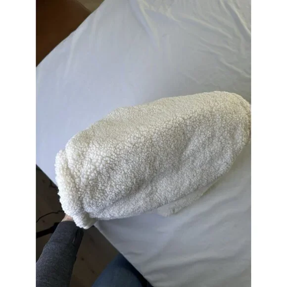 Victoria’s Secret White Cream Sherpa Large Logo Tote Bag EUC - Picture 5 of 9